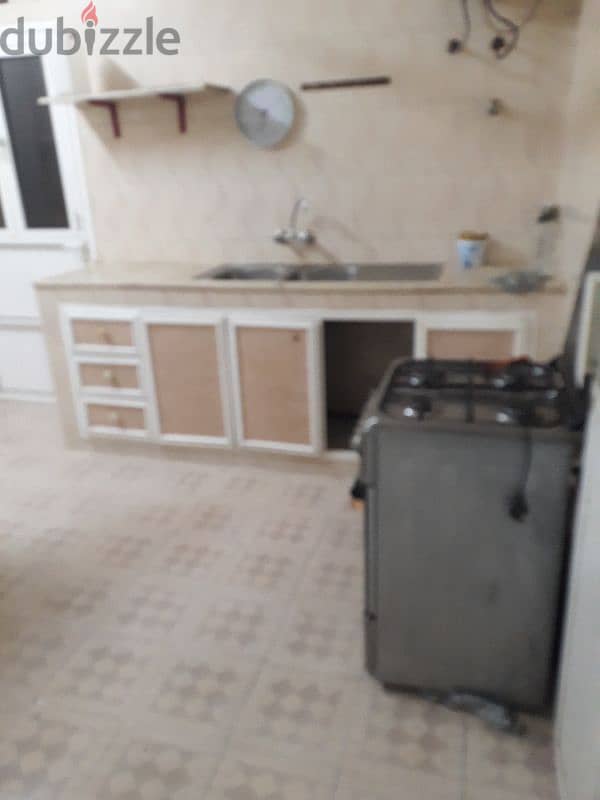 2 rooms flat for rent in al khuwair near london cleaning 1