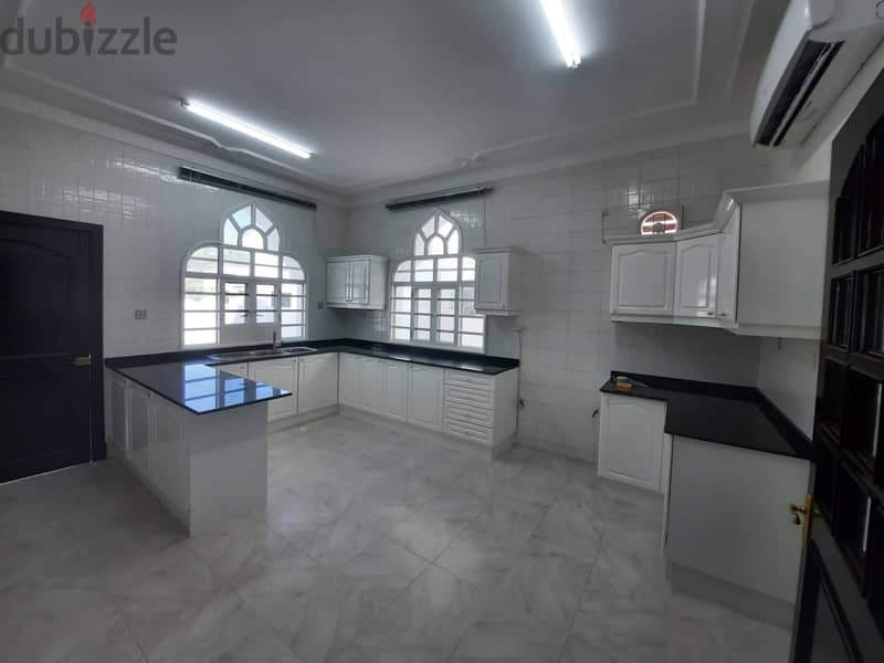 "SR-AL-728 Elegant Villa for Rent in Al Qurum 16