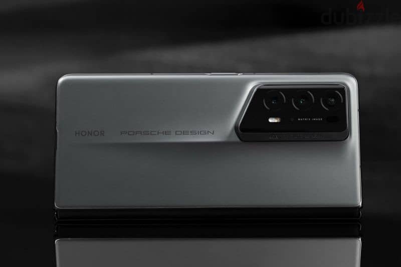 Honor Magic V2 RSR Porsche Design 1TB Global Excellent Condition 3