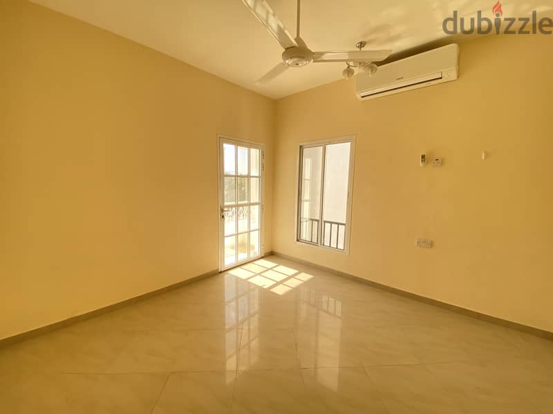 6me49-Beautiful 4BHK villa for rent in Qurum 13