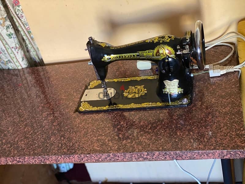 urgent sale tailoring machine 0