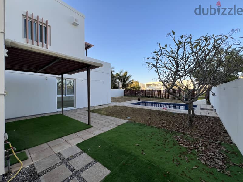 4 Bedroom Villa for Rent in Al Mouj 15