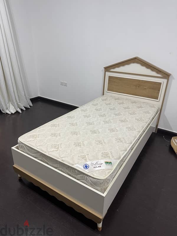 single bed for sale 0