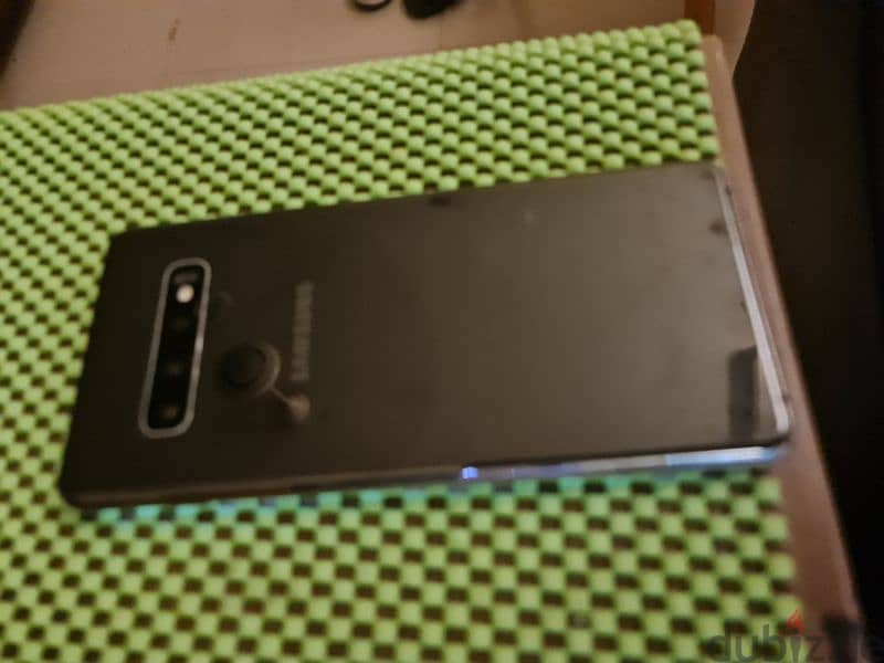 S10 Plus 2