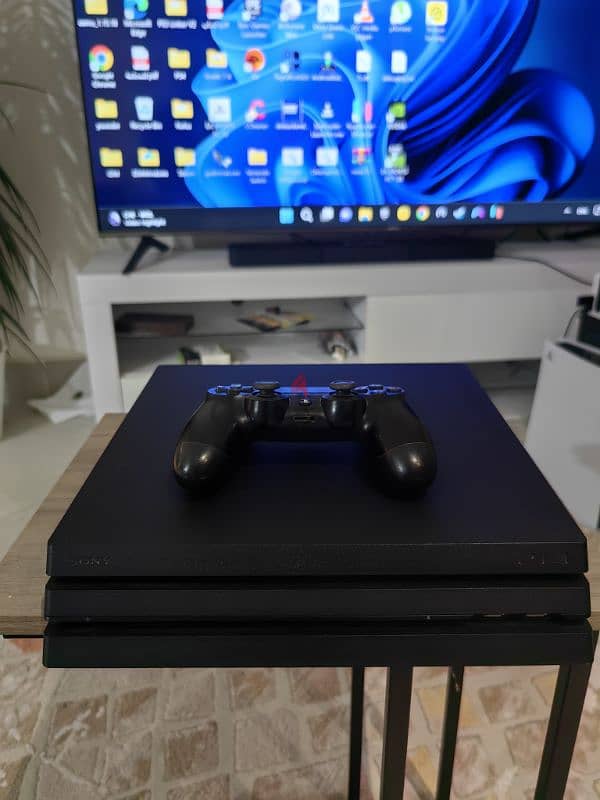 بليستيشن برو مع جهاز ps4 pro 0