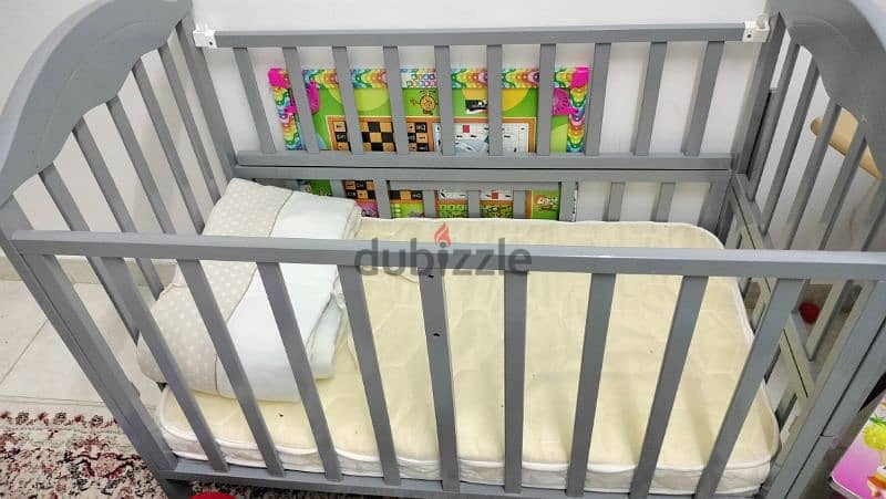 crib big and small for 30 rial only 1