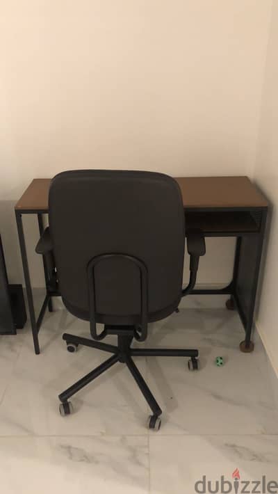 computer table, cumputer chair