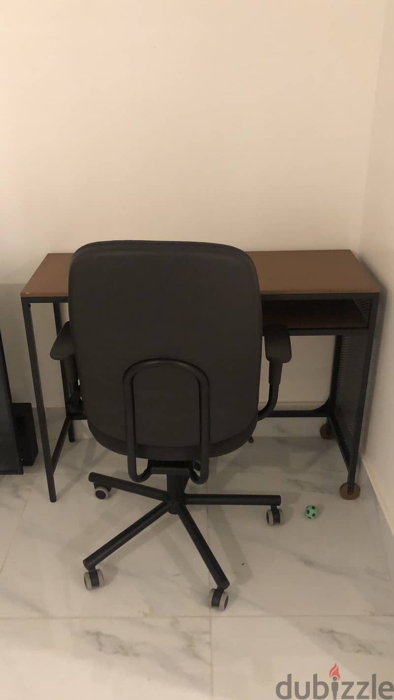 computer table, cumputer chair 0