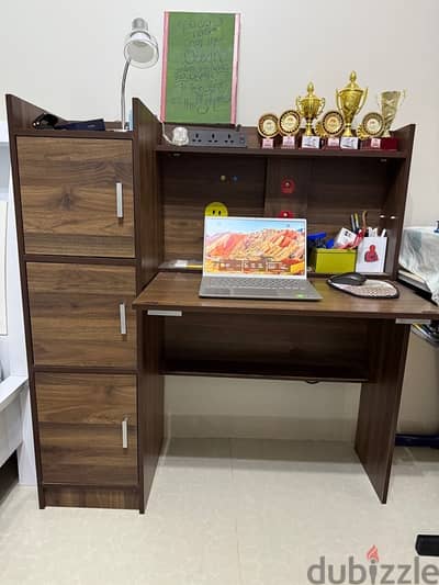 Laptop/Study table with good storage