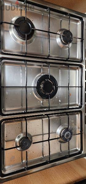 Cooker with 5 burners 1