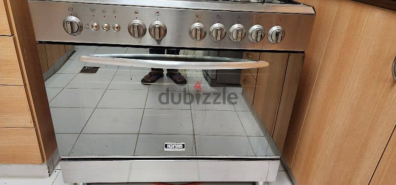 Cooker with 5 burners 2