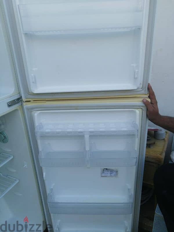 Samsung fridge 160 litres 3