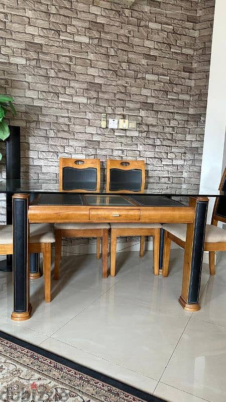 Dining Table with glasstop Wooden 6 chairs 2