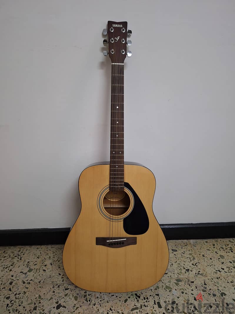 Yamaha F310 Acoustic Guitar 0