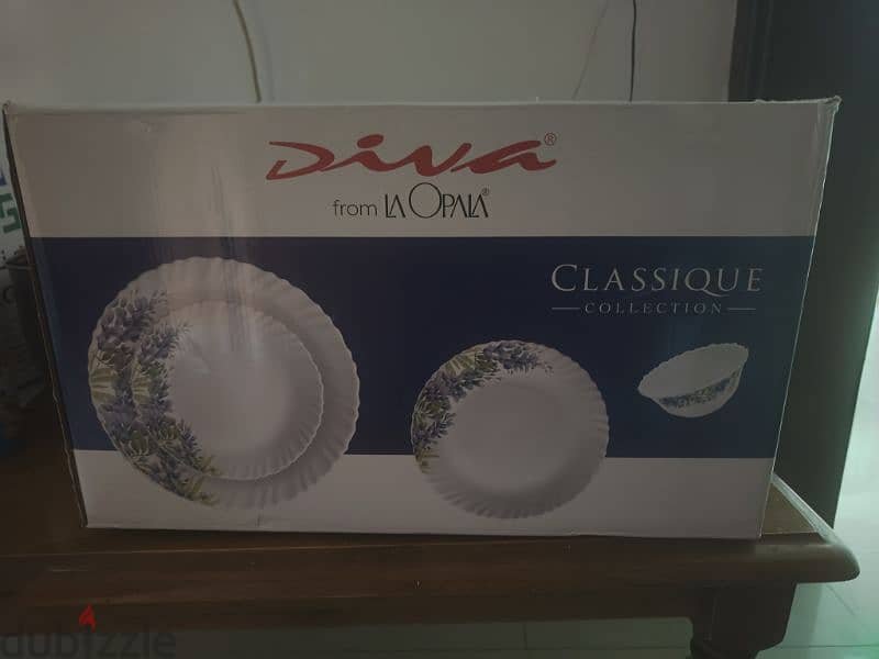 Onida Oven  and laopala dinner set new 1