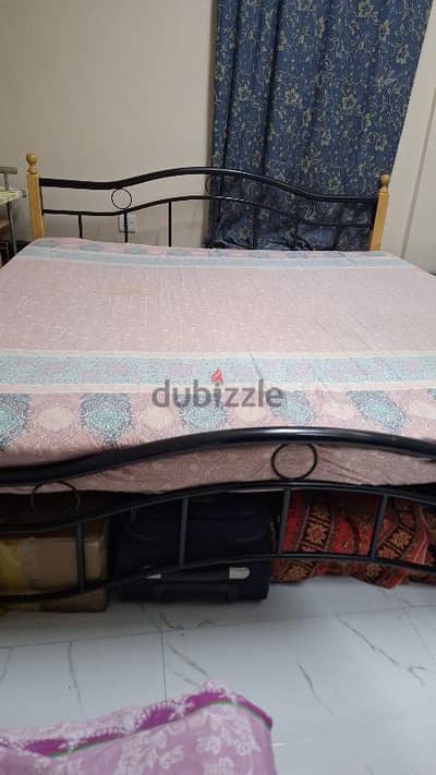 bed set with matress and table free