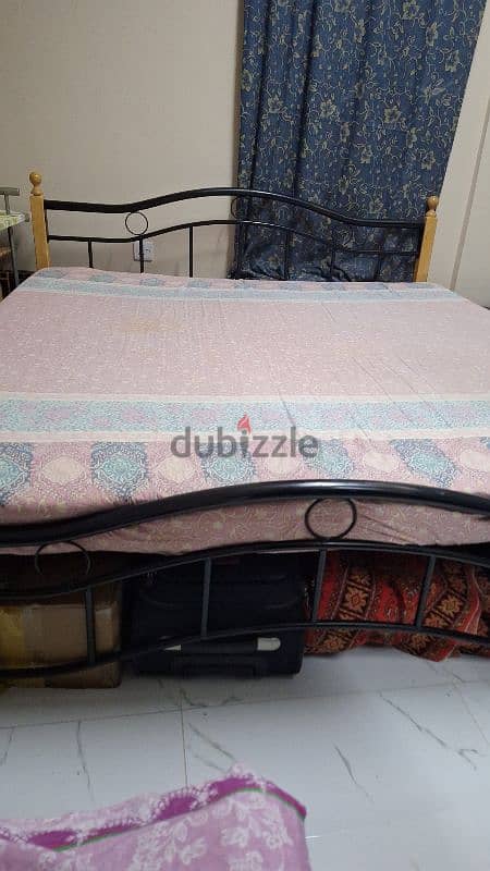 bed set with matress and table free 0