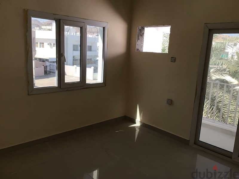 2 bhk flat near ruwi bus stand old Burger King 7