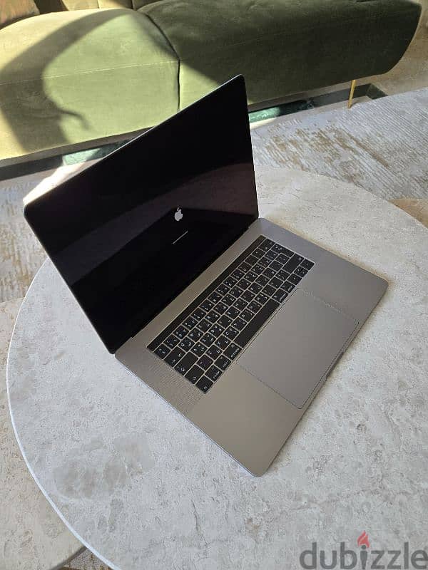 Apple MacBook Pro 15" 2018 (Mid-2017) with Touch bar 0