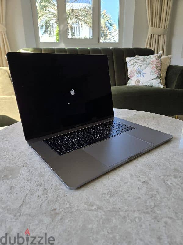 Apple MacBook Pro 15" 2018 (Mid-2017) with Touch bar 4