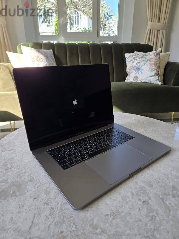 Apple MacBook Pro 15" 2018 (Mid-2017) with Touch bar 5