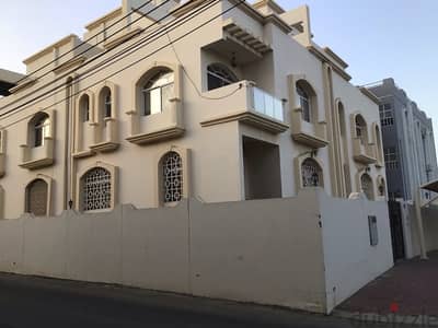 deluxe 2 bhk flat in mumtaz area near garden