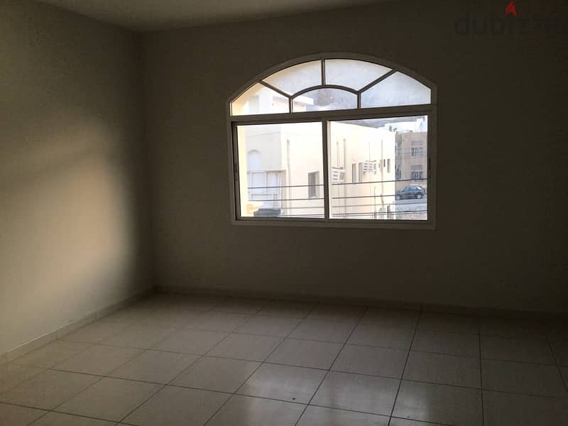 deluxe 2 bhk flat in mumtaz area near garden 15