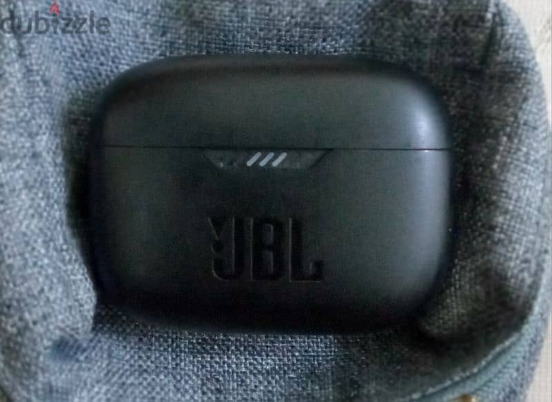 JBL Tune 230NC True Wireless Noise Cancelling Earbuds 2