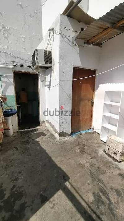 room for rent in matrah near fish market in front of beach