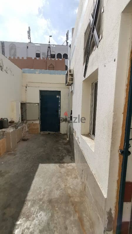 room for rent in matrah near fish market in front of beach 5