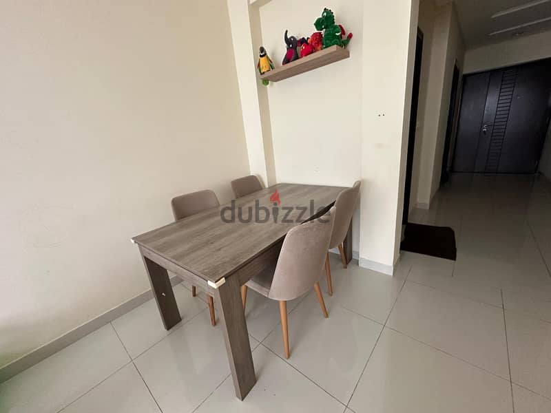 Dining Table with 4 Chairs 1