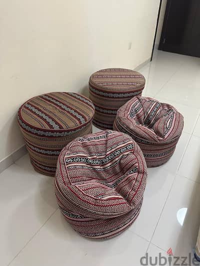 2 Bedouin Hard foam seat and 4  Bedouin Bean Bag