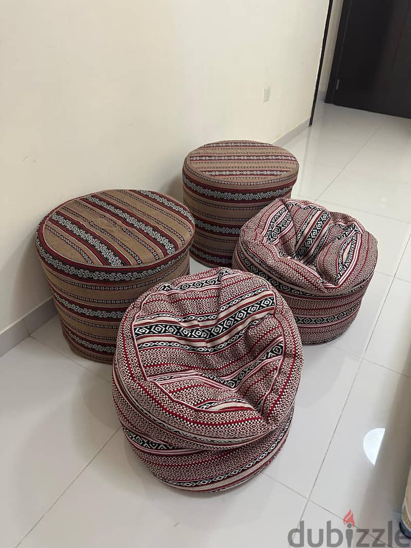 2 Bedouin Hard foam seat and 4  Bedouin Bean Bag 0