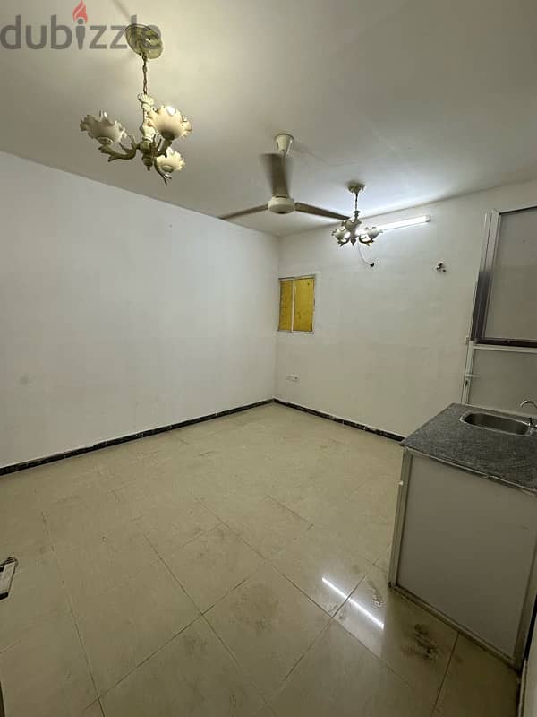 studios for rent in al khewer استديوهات للايجار بالخوير 10