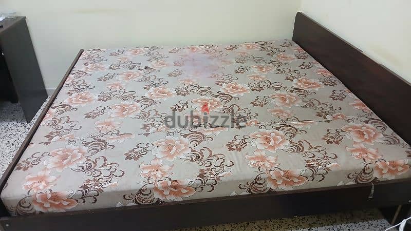 bed and coat for sale OMR 40 location al ghubra near 1947 restuarent 1