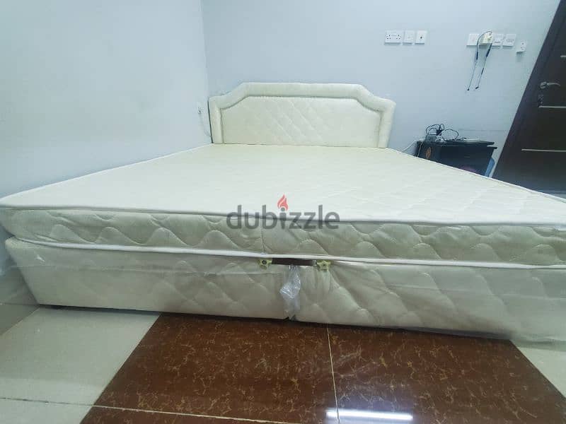 DOUBLE BED KING SIZE 1