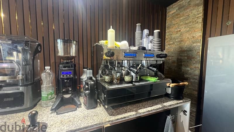 كوفي شوب في شارع مزون | coffee shop in st. Mazoon 12