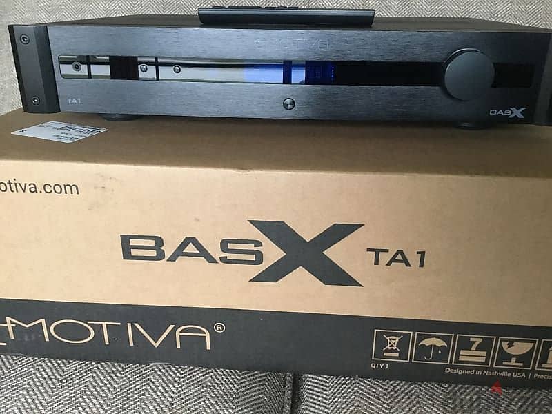 Emotiva Basx TA1 stereo amplifier 1