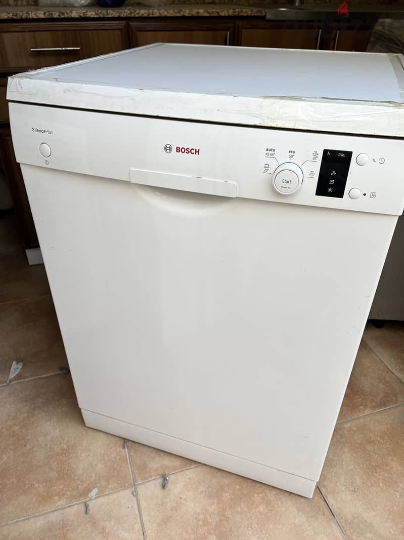 Bosch SI6P1B Dishwasher (White) - Excellent Condition, Sparingly Used 3