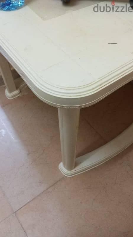 plastic table 1