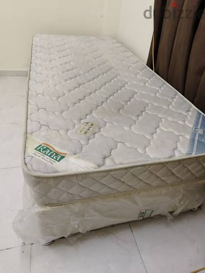 Selling single Raha medical bed