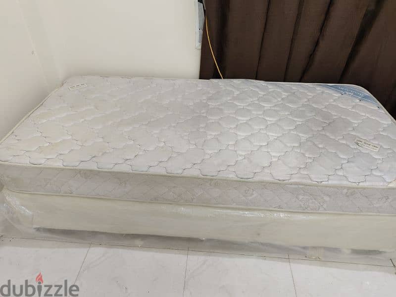 Selling single Raha medical bed 1