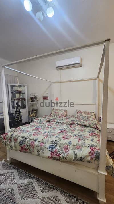 Double size bed