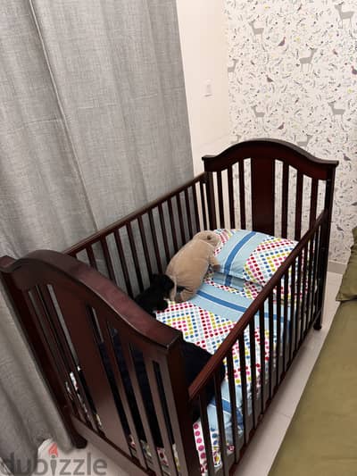 Baby cot in excellent condition with mattress