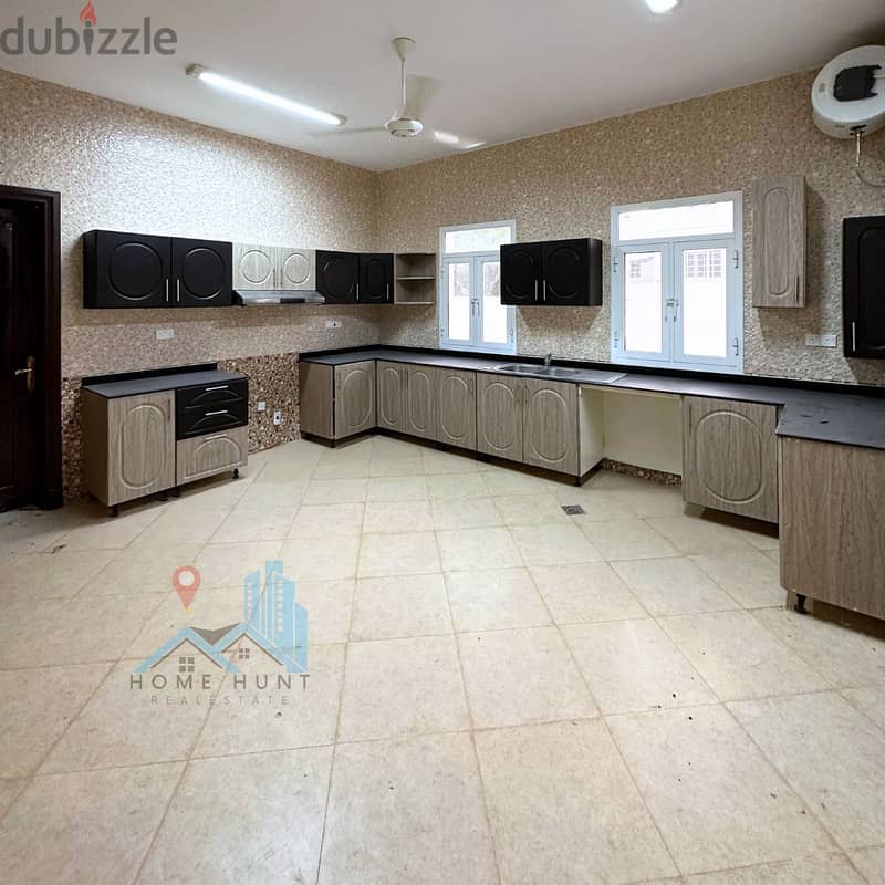 AL QURUM | BEAUTIFUL 5+1 BR COMPOUND VILLA IN PRIME LOCATION 11