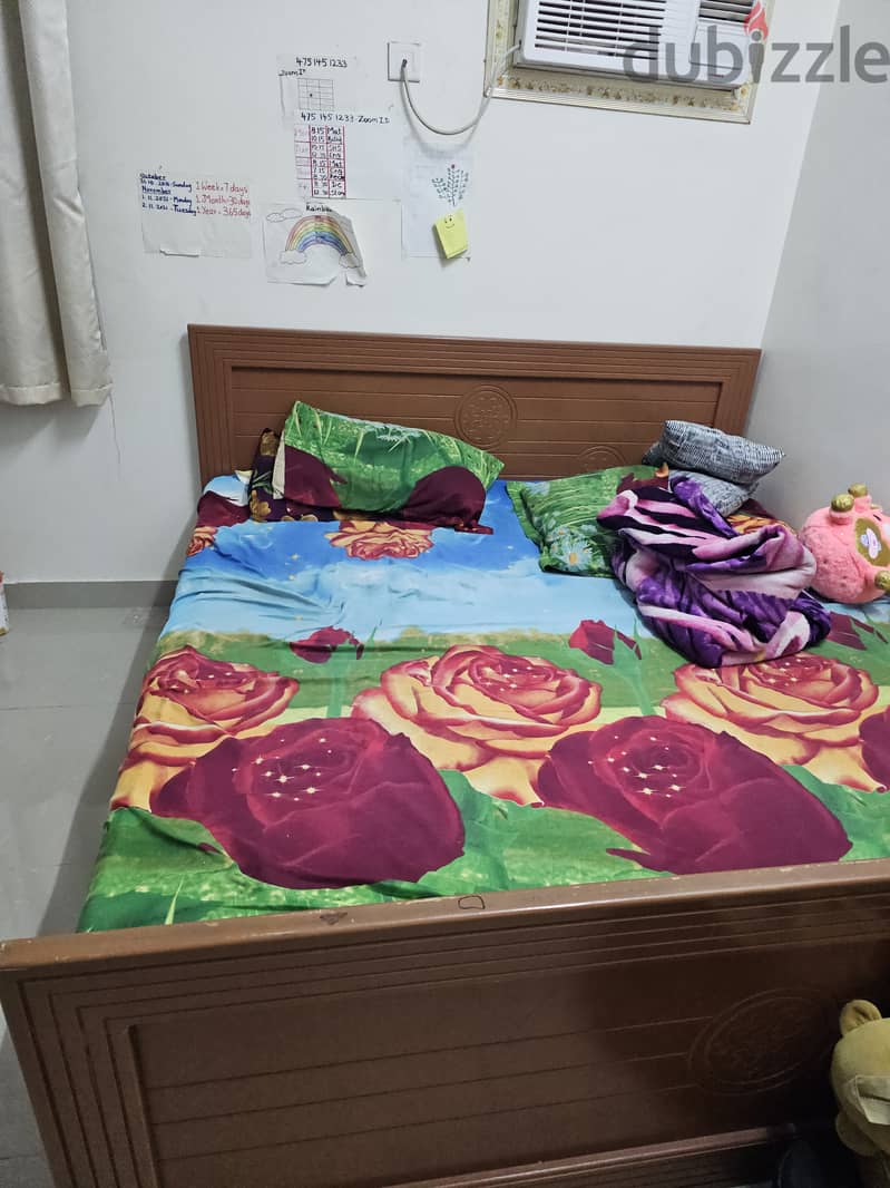 King size bed for sale 1