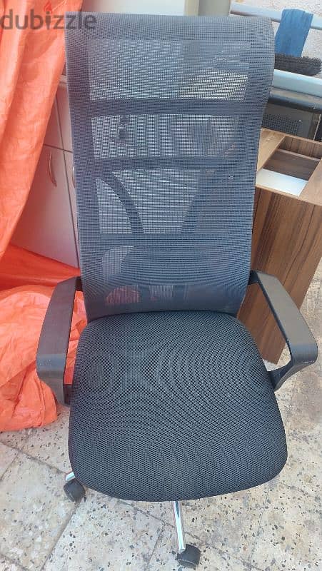 office chairs and table for sale 2