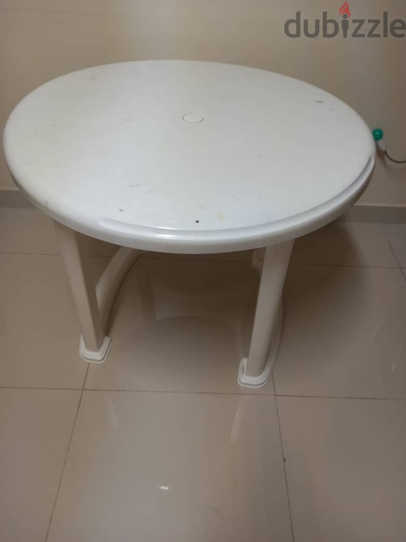 Used Sofa(3+1+1), Used Centre Table & Plastic Round Table for Sale You 8