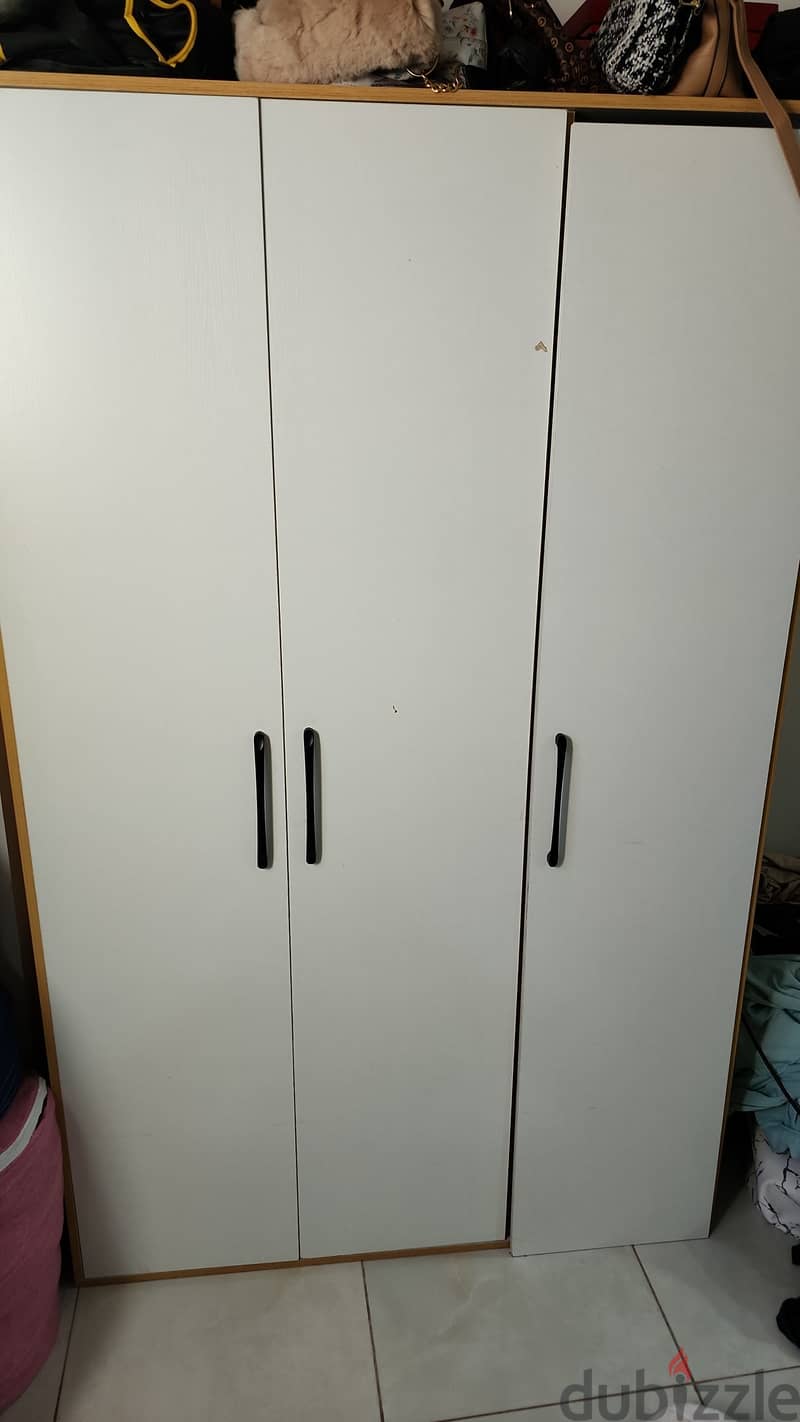 خزانه ٣ ابواب للبيع, wardrobe for sale 0