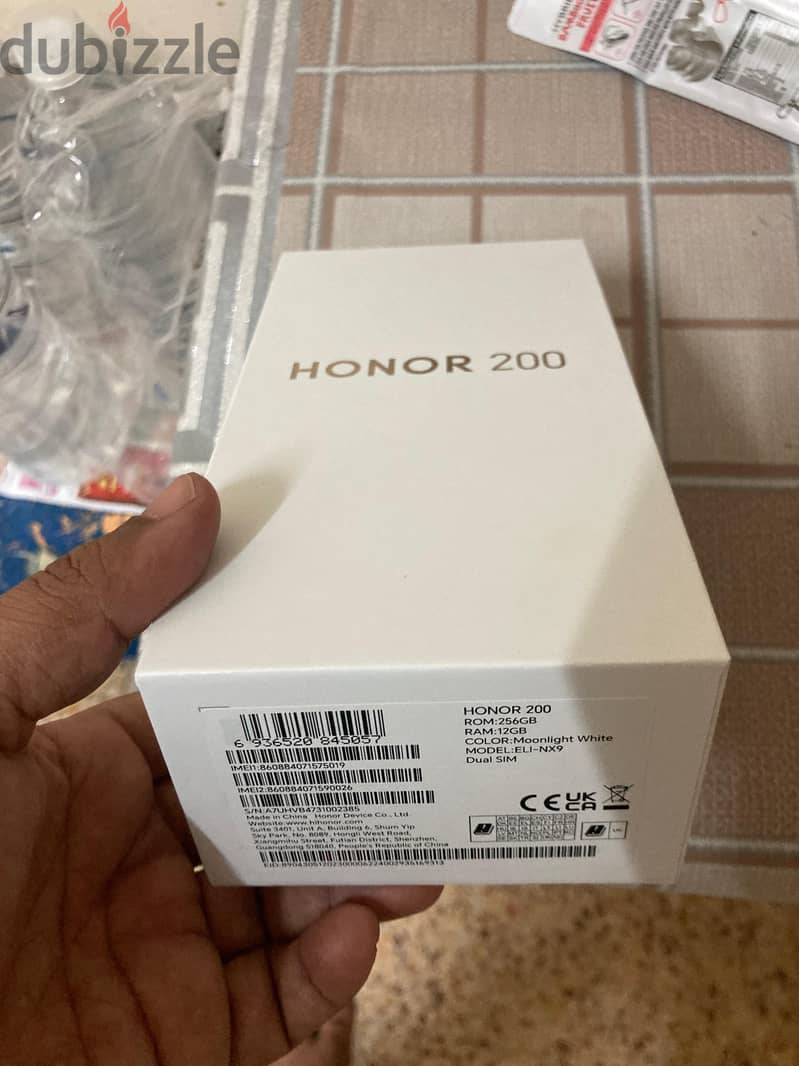 Honor 200 5g excellent condition OMR 120/- under warranty 4